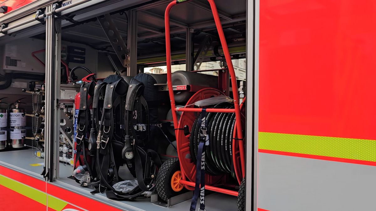 Hasiči v Praze dostali novou techniku za 200 milionů